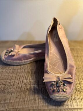 New-Simply Vera Vera Wang Pink Silk Jeweled Bow Espadrille Ballet Flats. Size 8